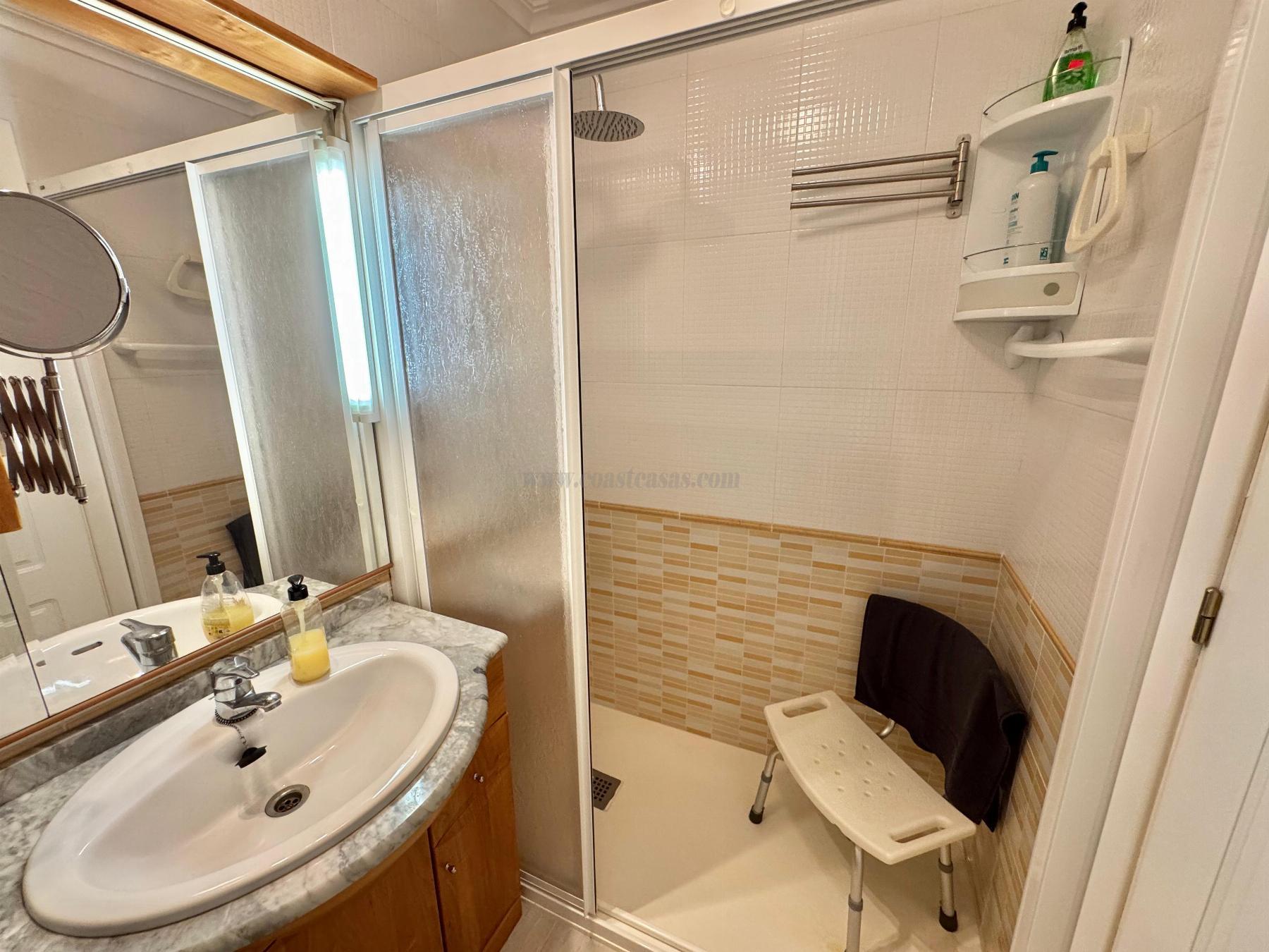 For sale of apartment in Almoradí
