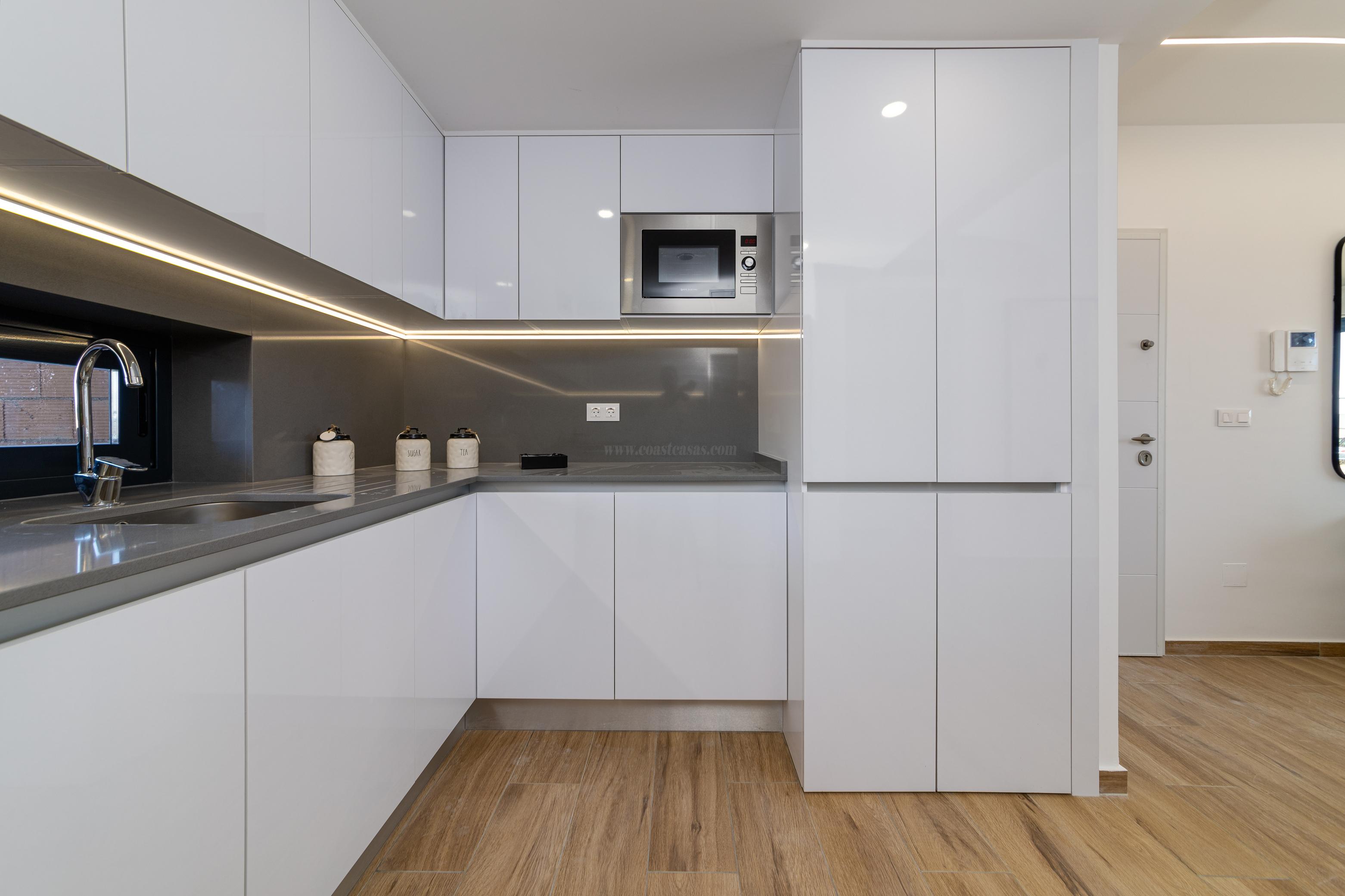 For sale of flat in Los Alcázares