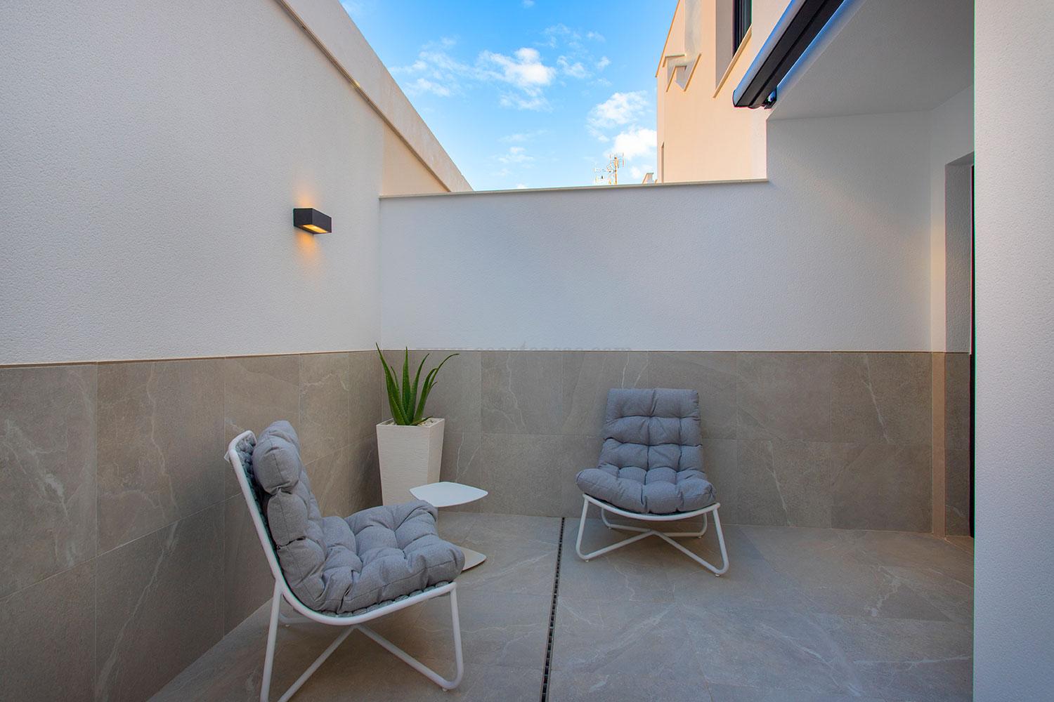 For sale of duplex in Torremanzanas