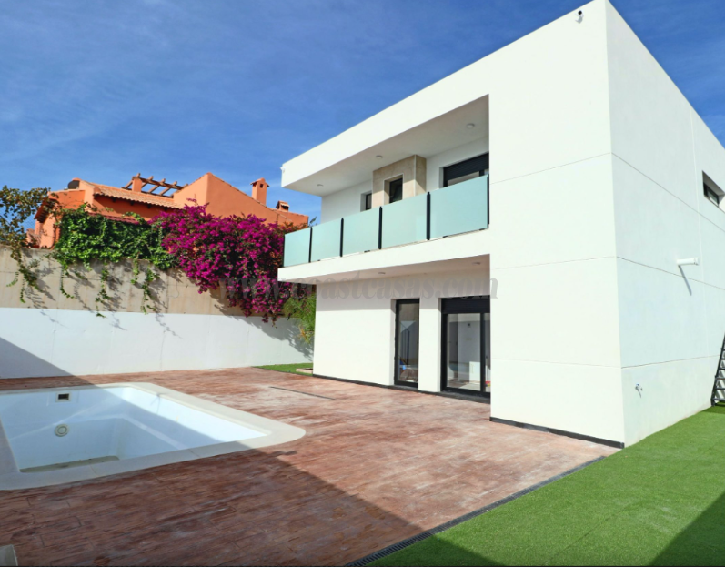 For sale of villa in Fortuna