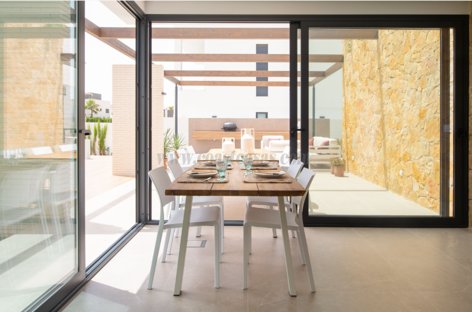 For sale of villa in Pilar de la Horadada