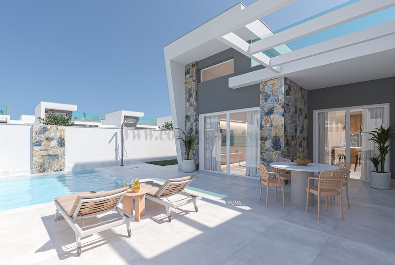 For sale of villa in Los Alcázares