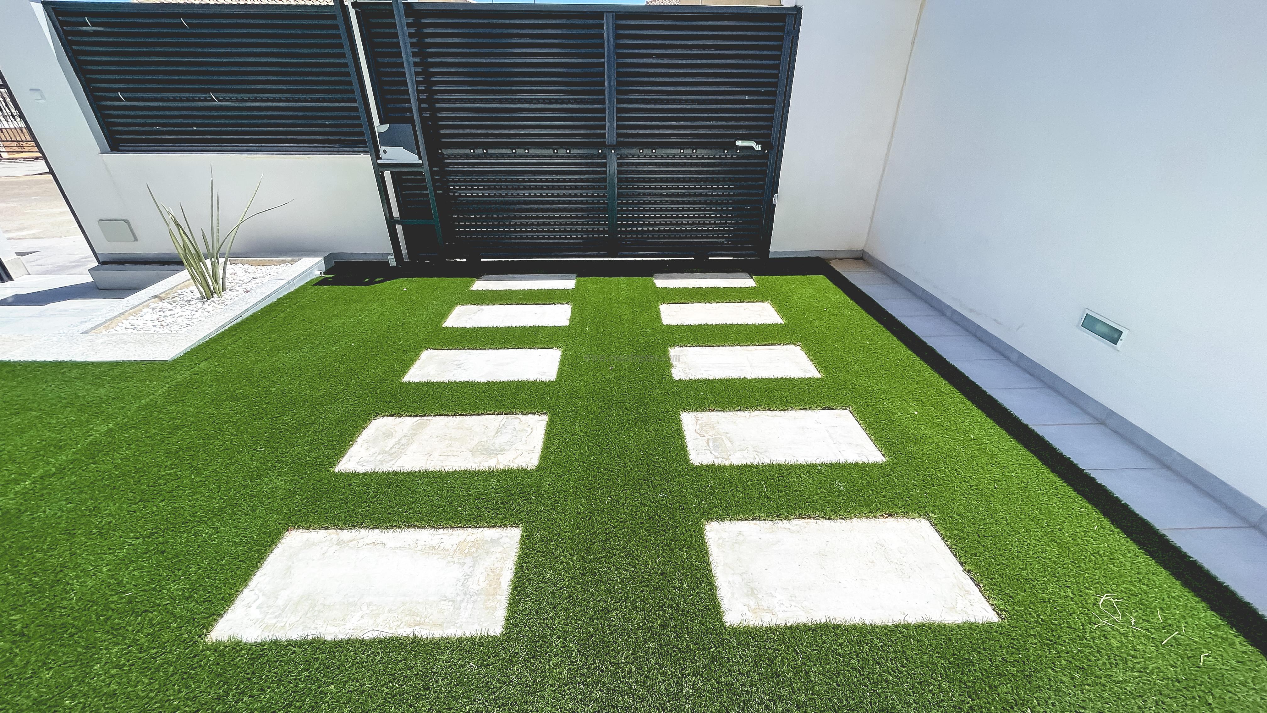 For sale of villa in Pilar de la Horadada