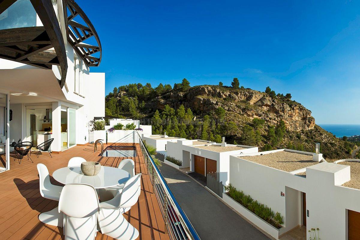 For sale of villa in Altea