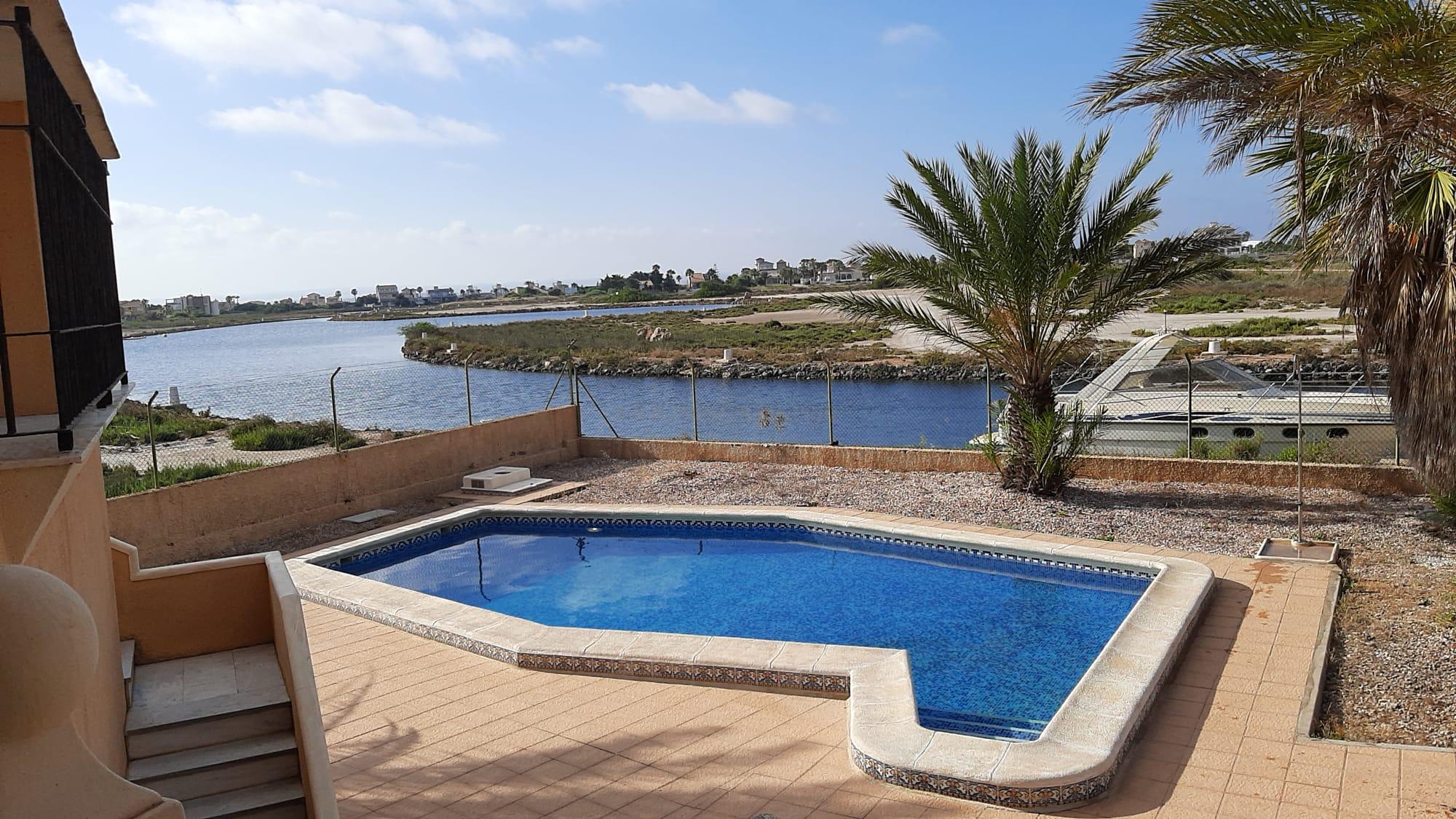 Venta de villa en La Manga Del Mar Menor