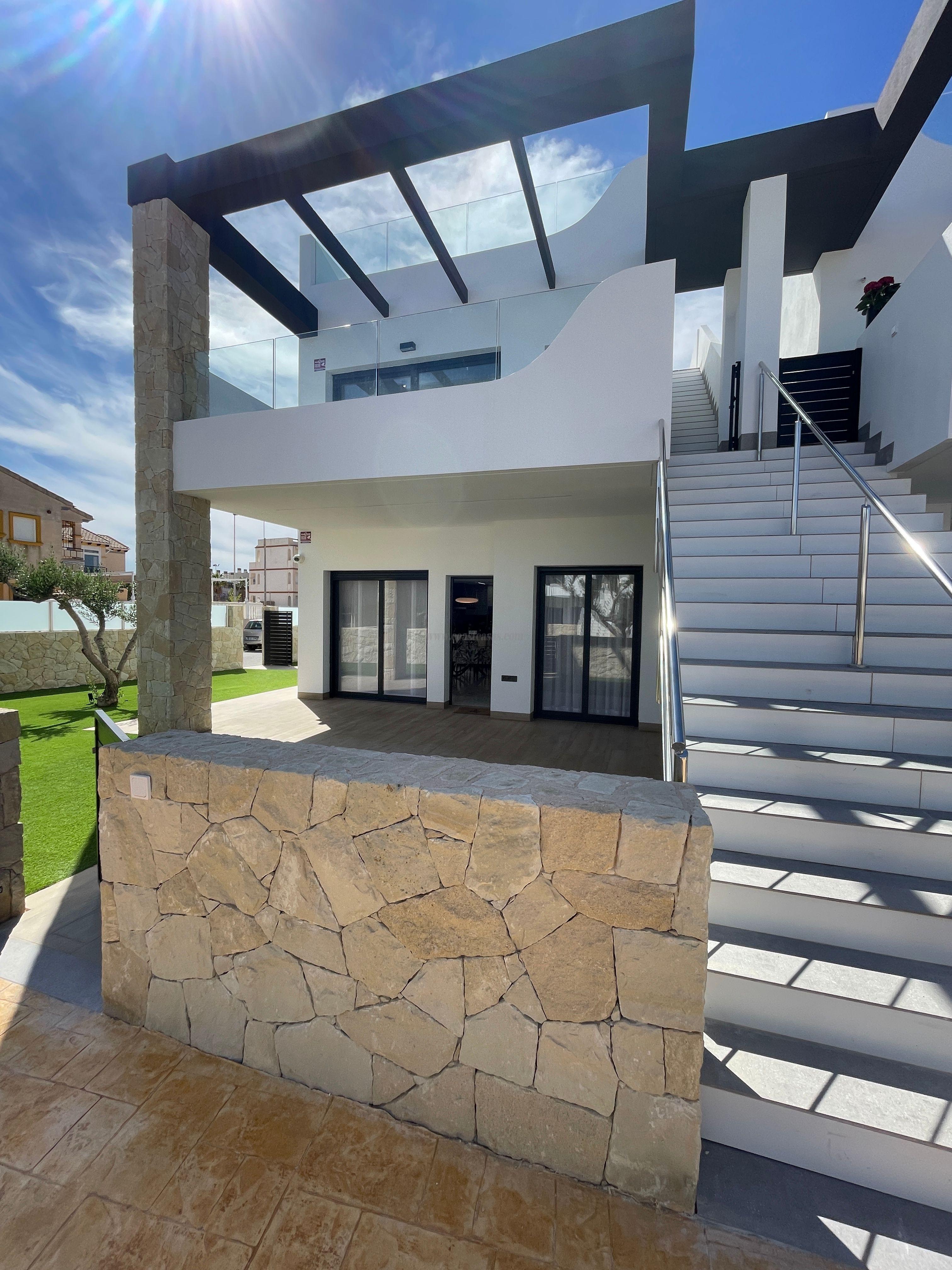 For sale of duplex in Orihuela