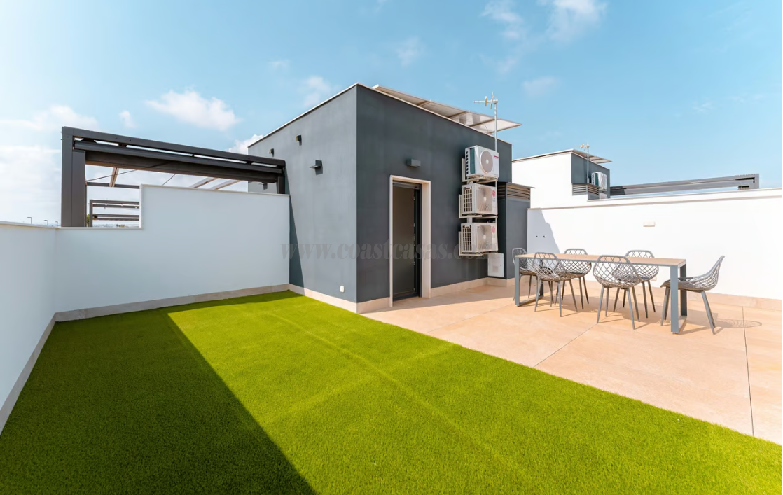 For sale of house in Pilar de la Horadada