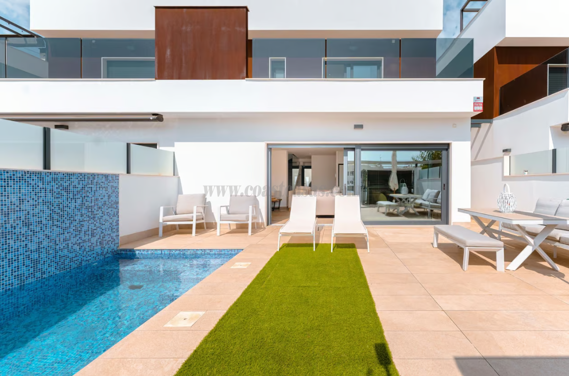 For sale of house in Pilar de la Horadada