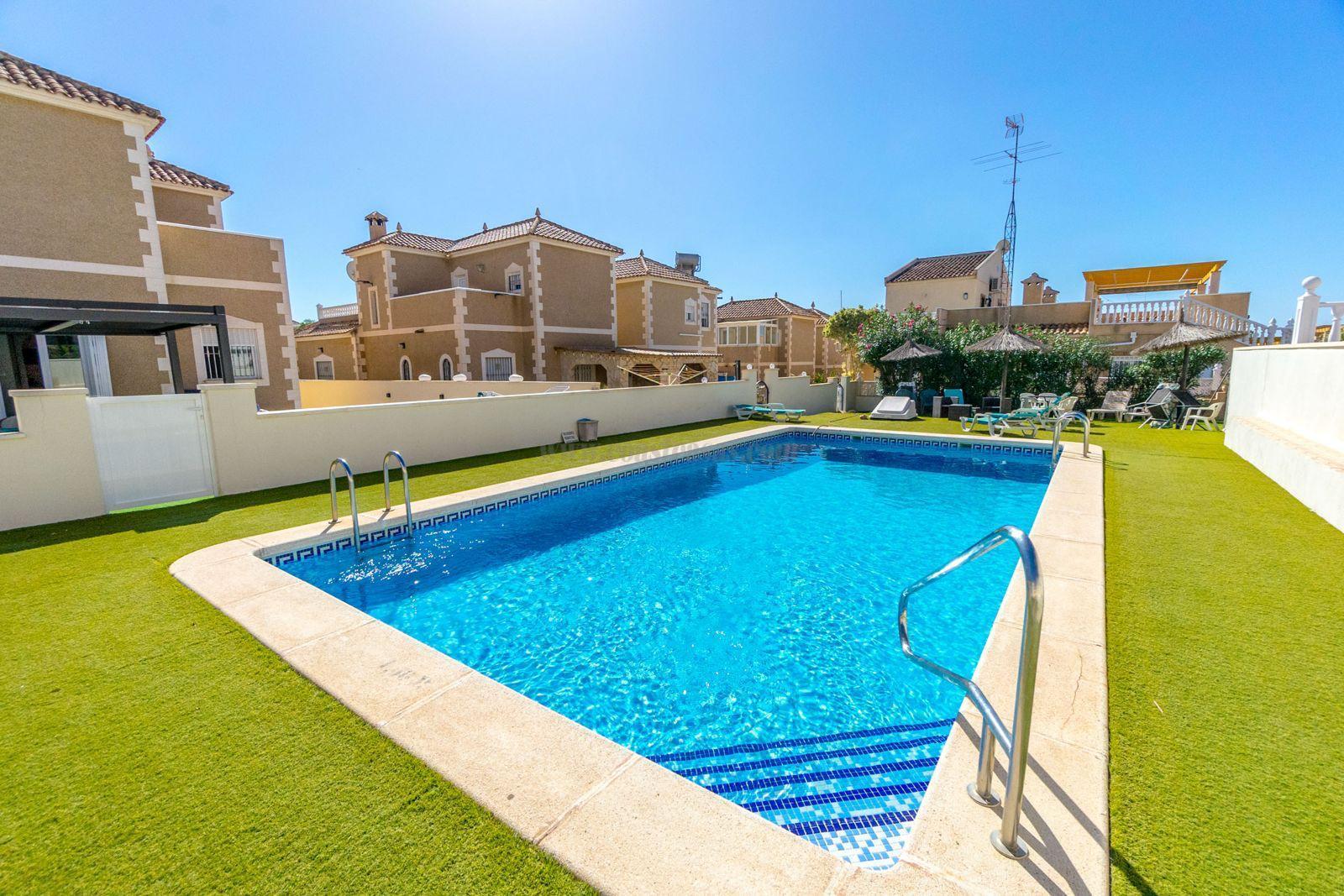 For sale of house in Orihuela Costa