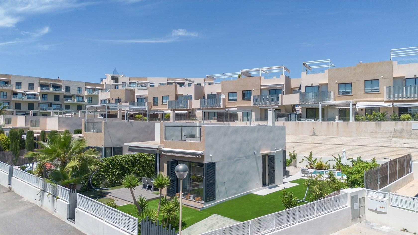 Venta de chalet en Orihuela Costa