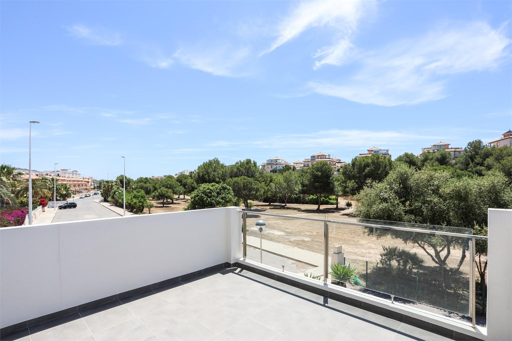 Venta de chalet en Orihuela Costa