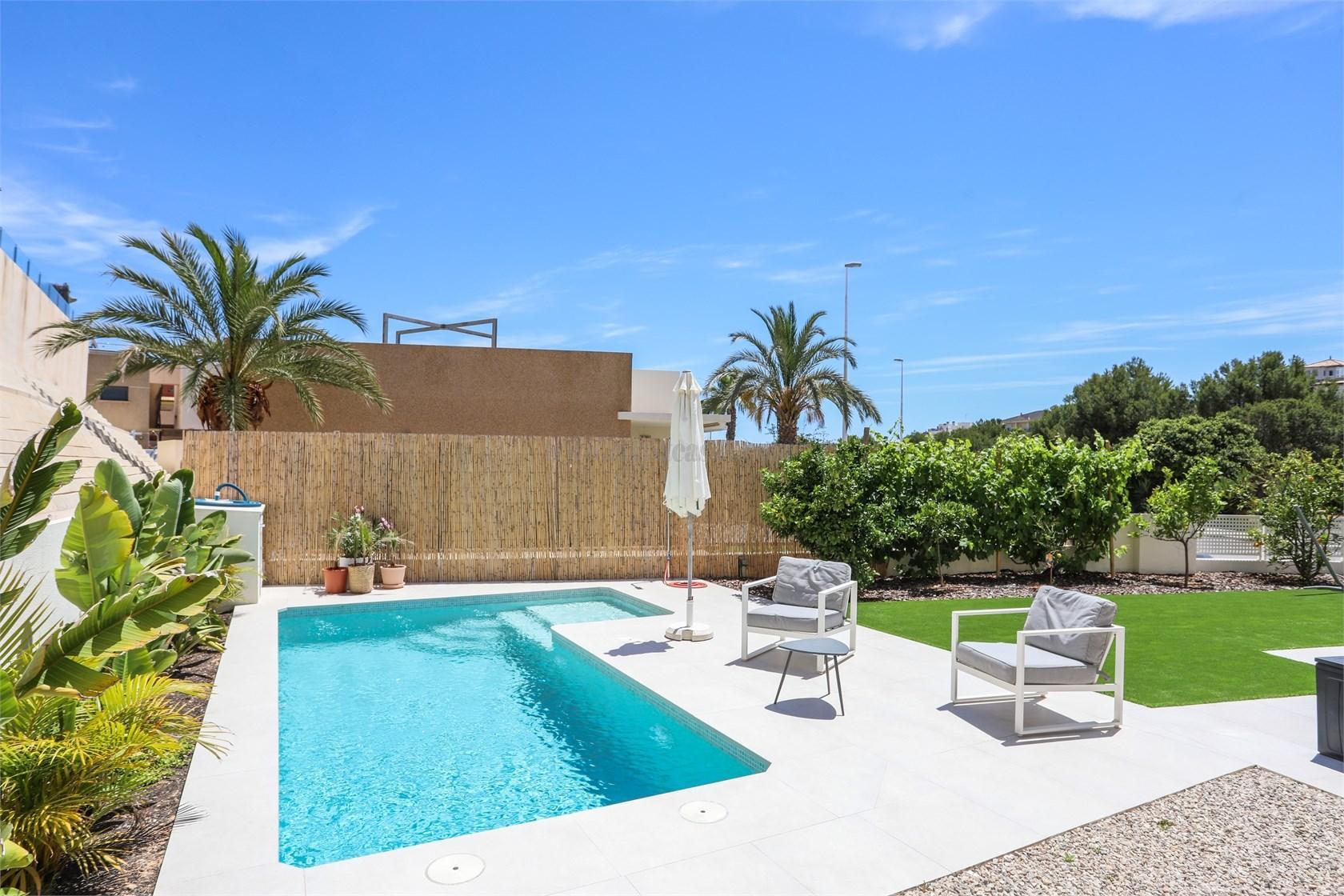 Venta de chalet en Orihuela Costa