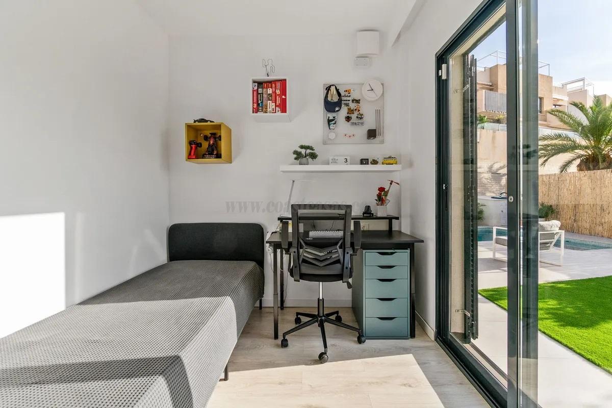 Venta de chalet en Orihuela Costa