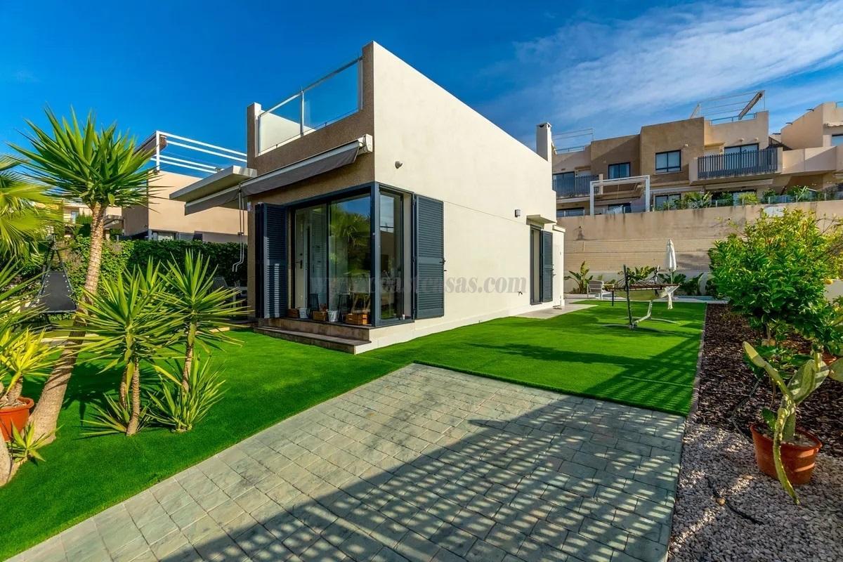 Venta de chalet en Orihuela Costa
