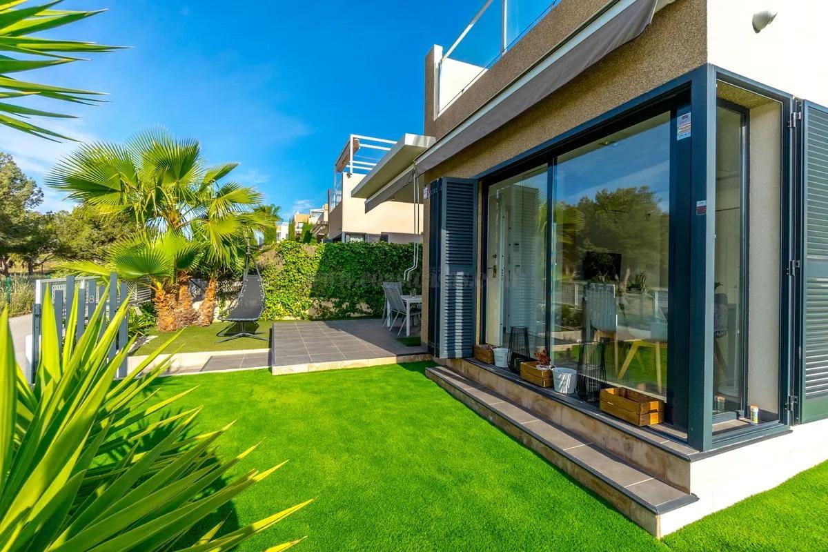 Venta de chalet en Orihuela Costa