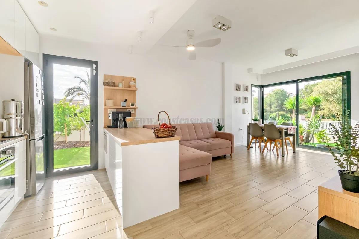 Venta de chalet en Orihuela Costa