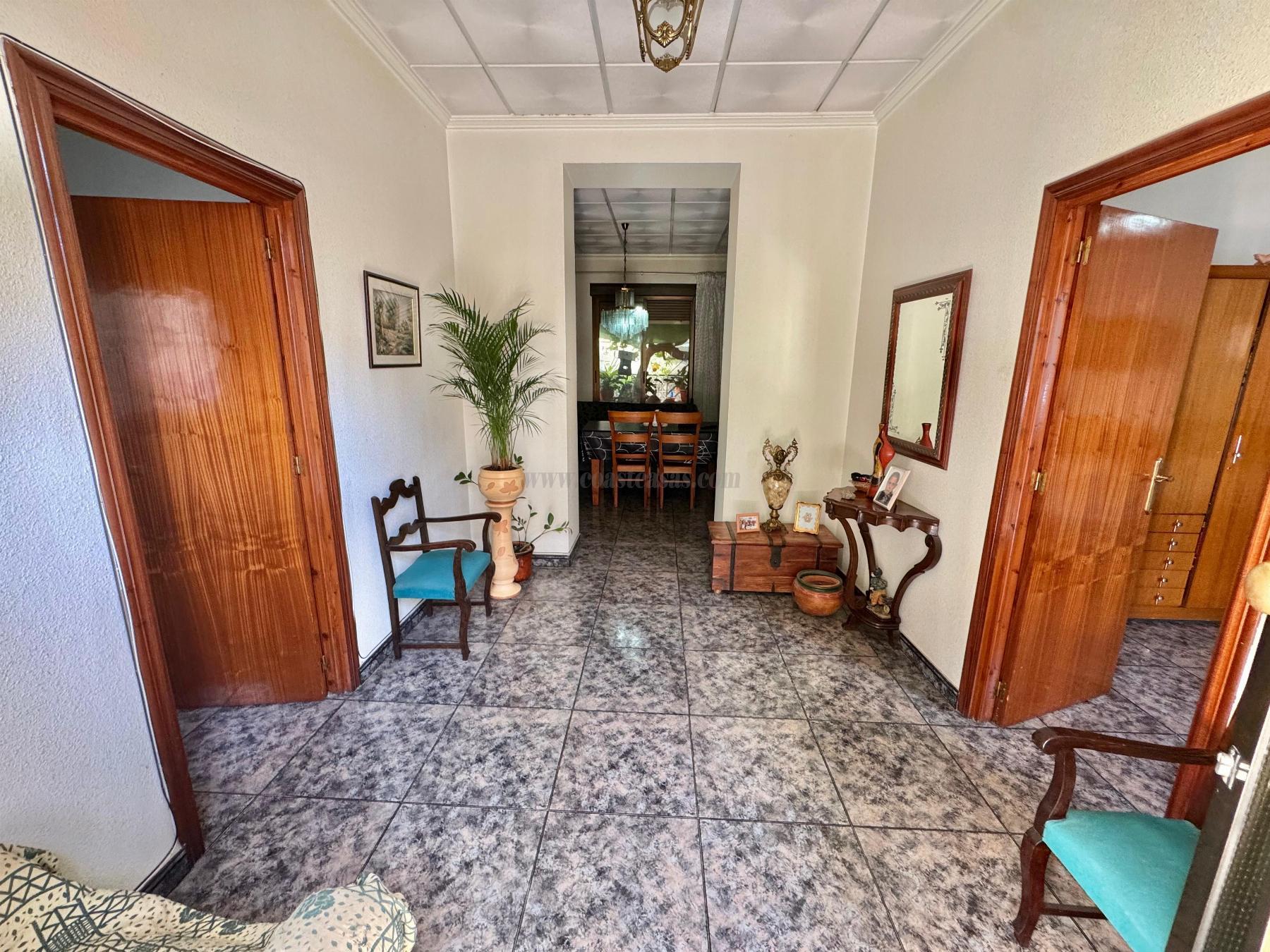For sale of house in Benejúzar