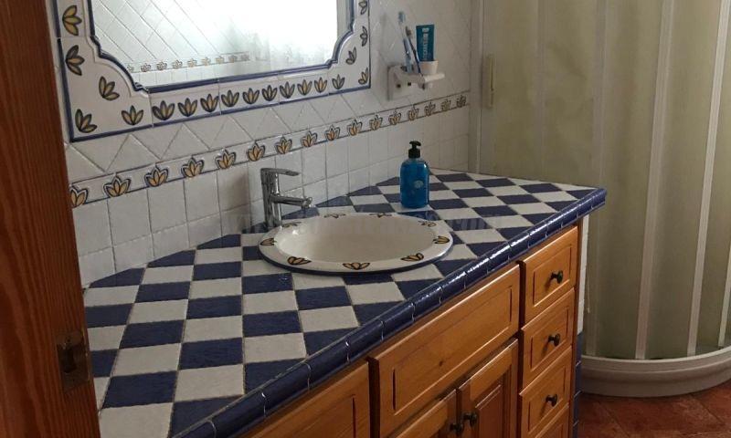Venta de villa en Hondón De Las Nieves