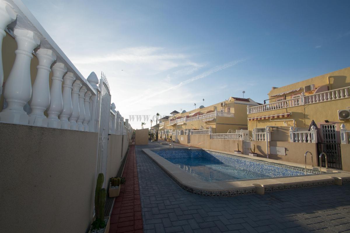 For sale of house in Orihuela Costa