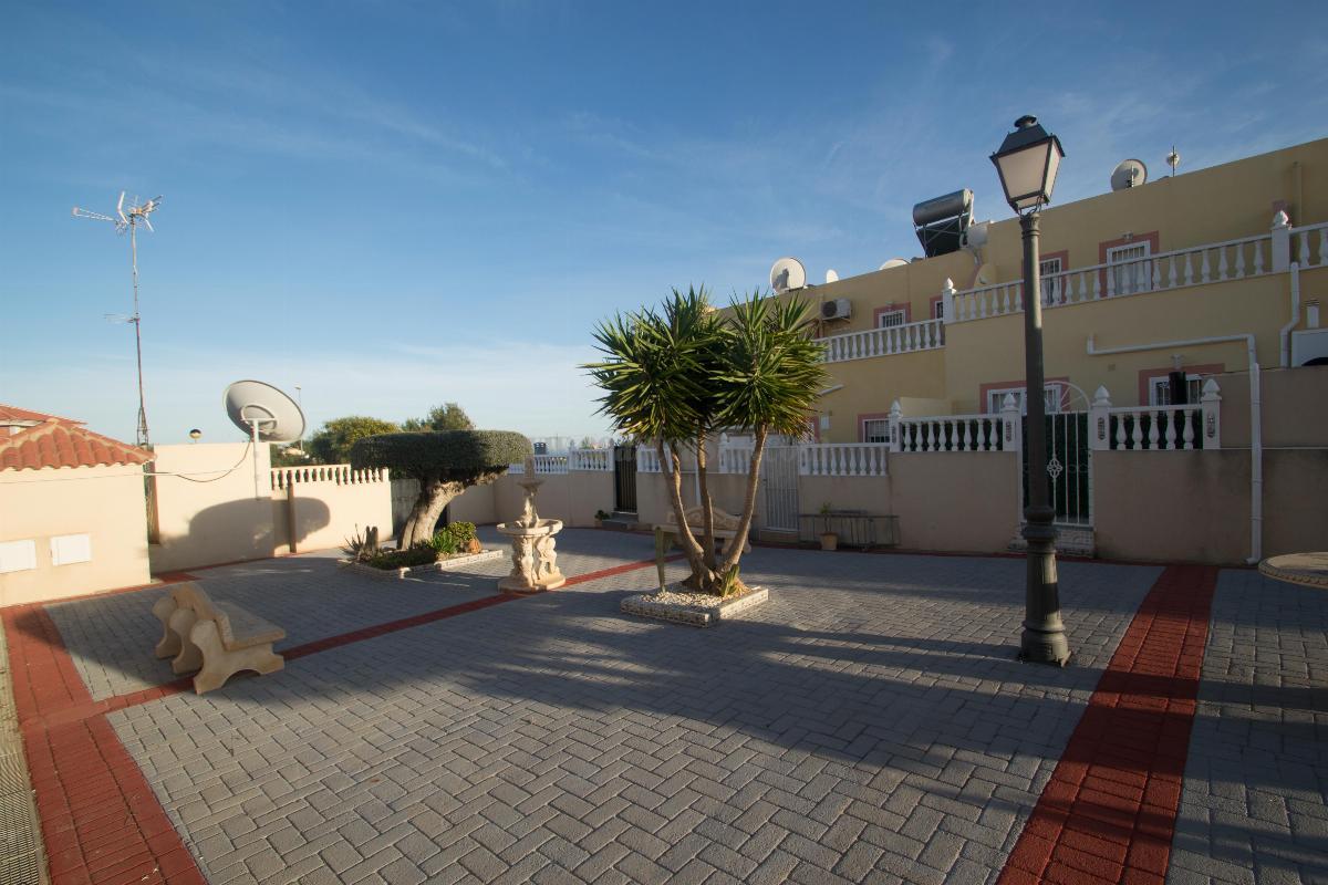 For sale of house in Orihuela Costa