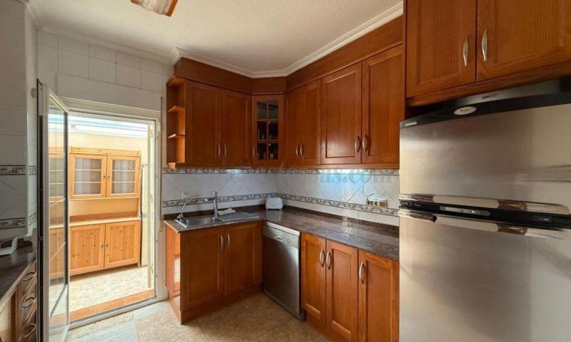 Köp av chalet i Orihuela Costa