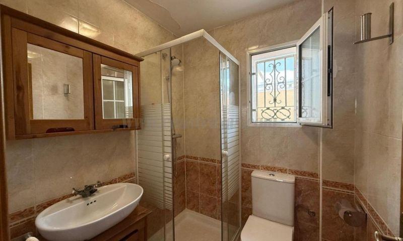 Köp av chalet i Orihuela Costa