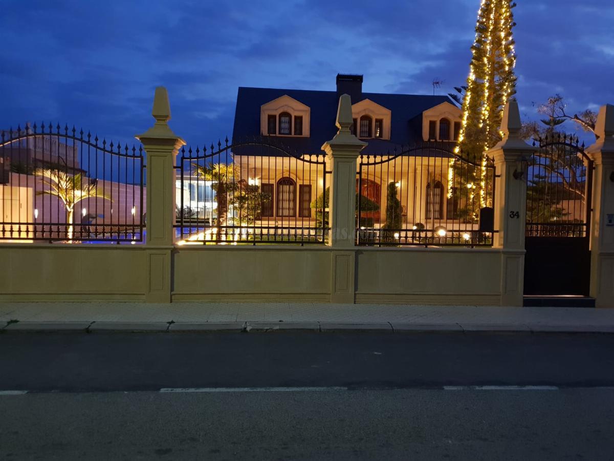 For sale of chalet in Torrevieja