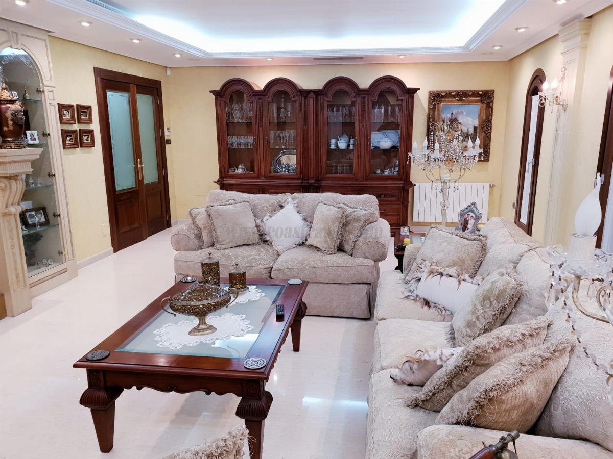 For sale of chalet in Torrevieja