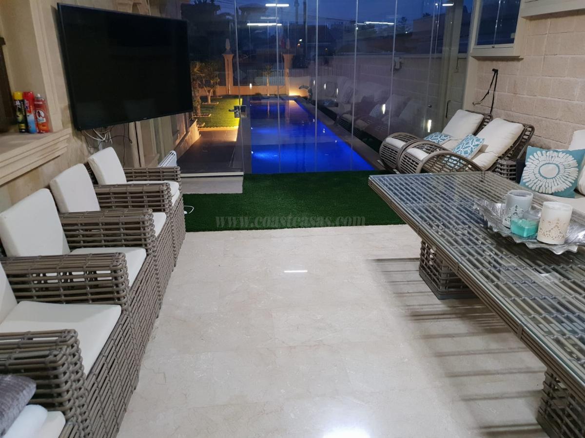 For sale of chalet in Torrevieja