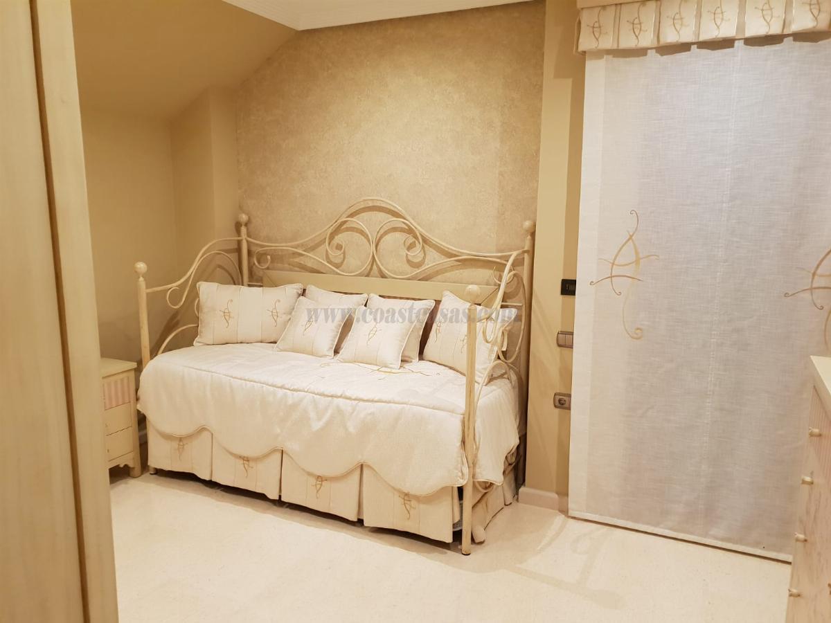 For sale of chalet in Torrevieja