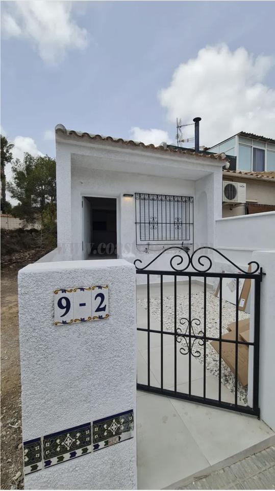 Köp av chalet i Orihuela Costa