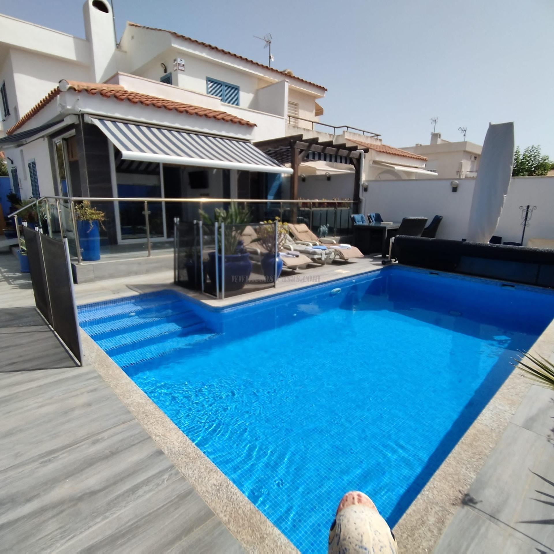 For sale of villa in Orihuela Costa