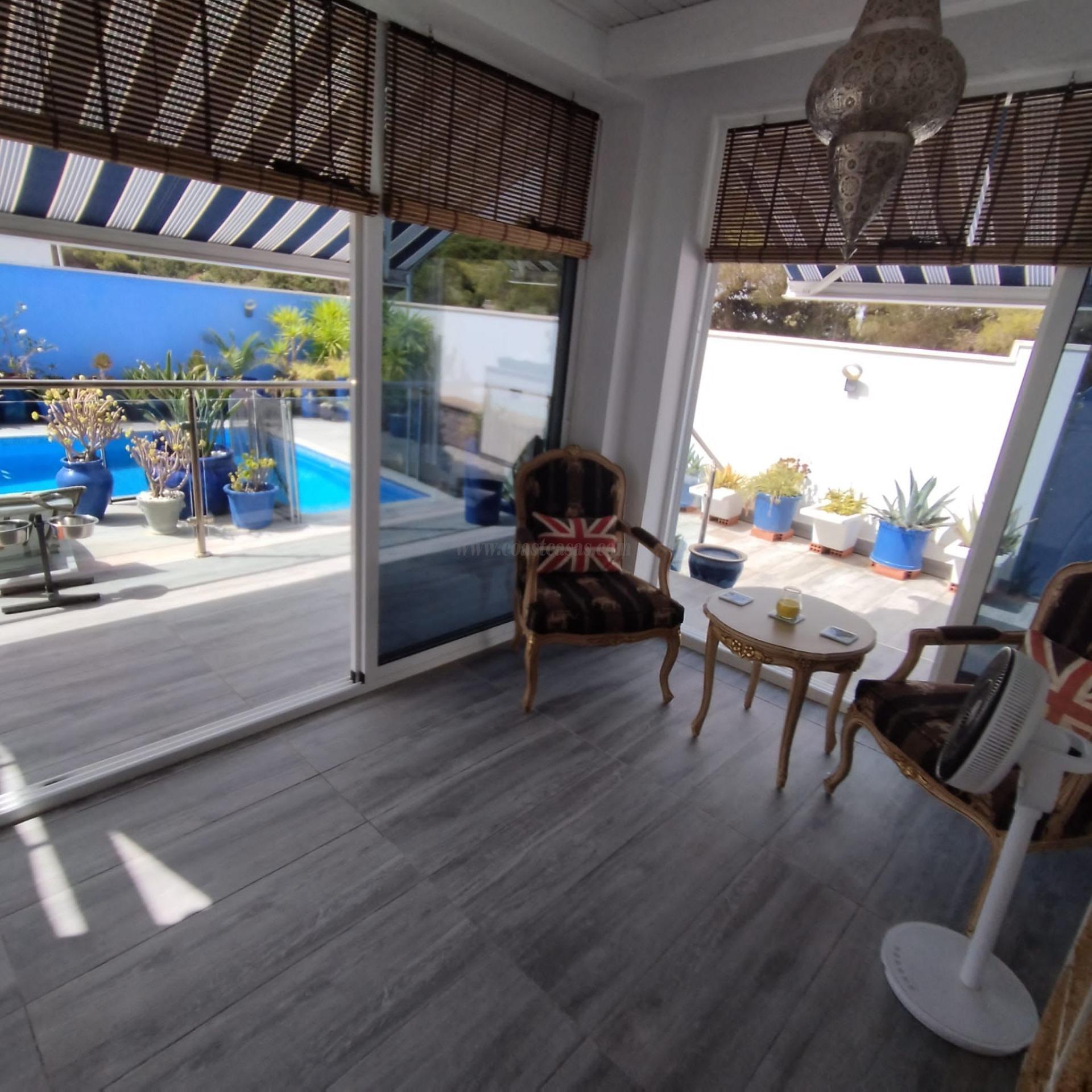 For sale of villa in Orihuela Costa