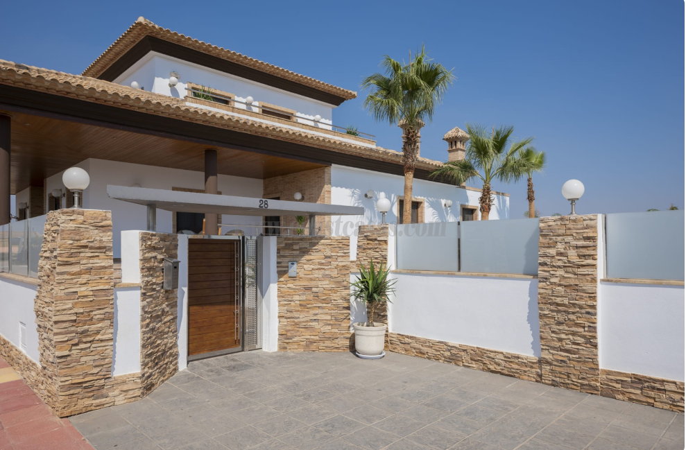 For sale of villa in Murcia