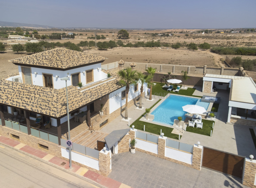 For sale of villa in Murcia