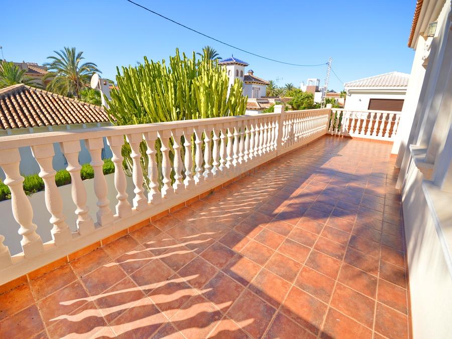 Venta de villa en Orihuela Costa