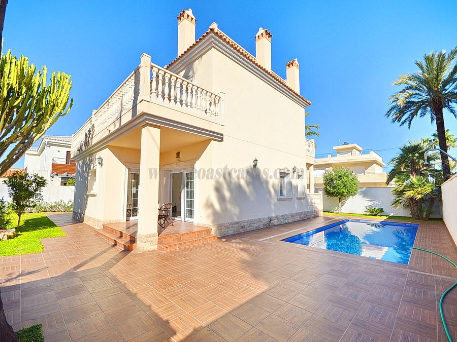 Venta de villa en Orihuela Costa