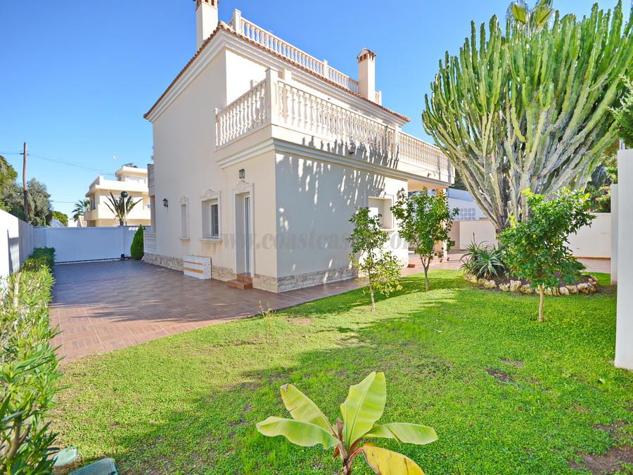 Venta de villa en Orihuela Costa