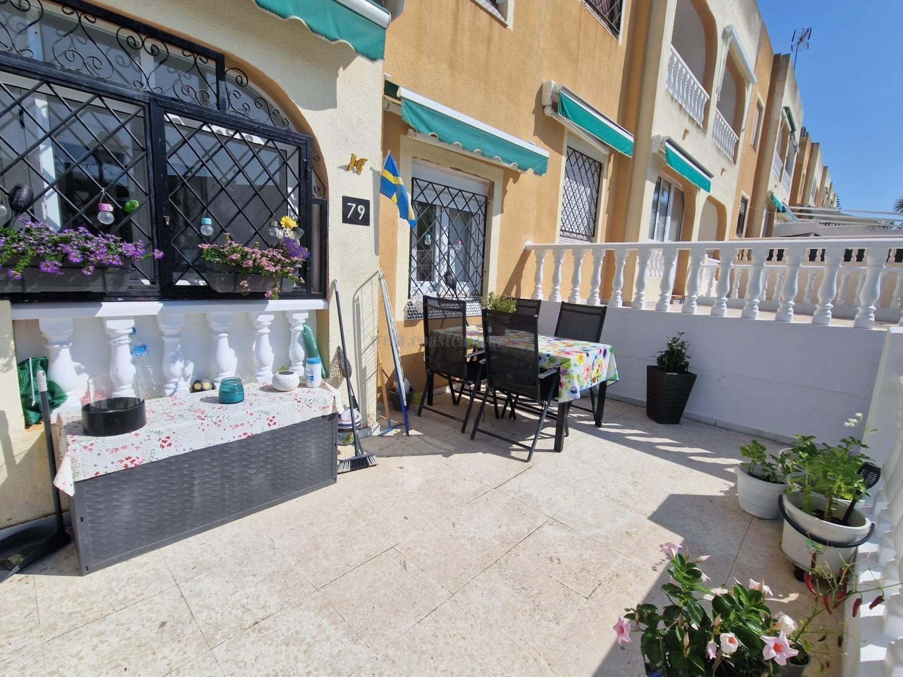 For sale of chalet in Torrevieja