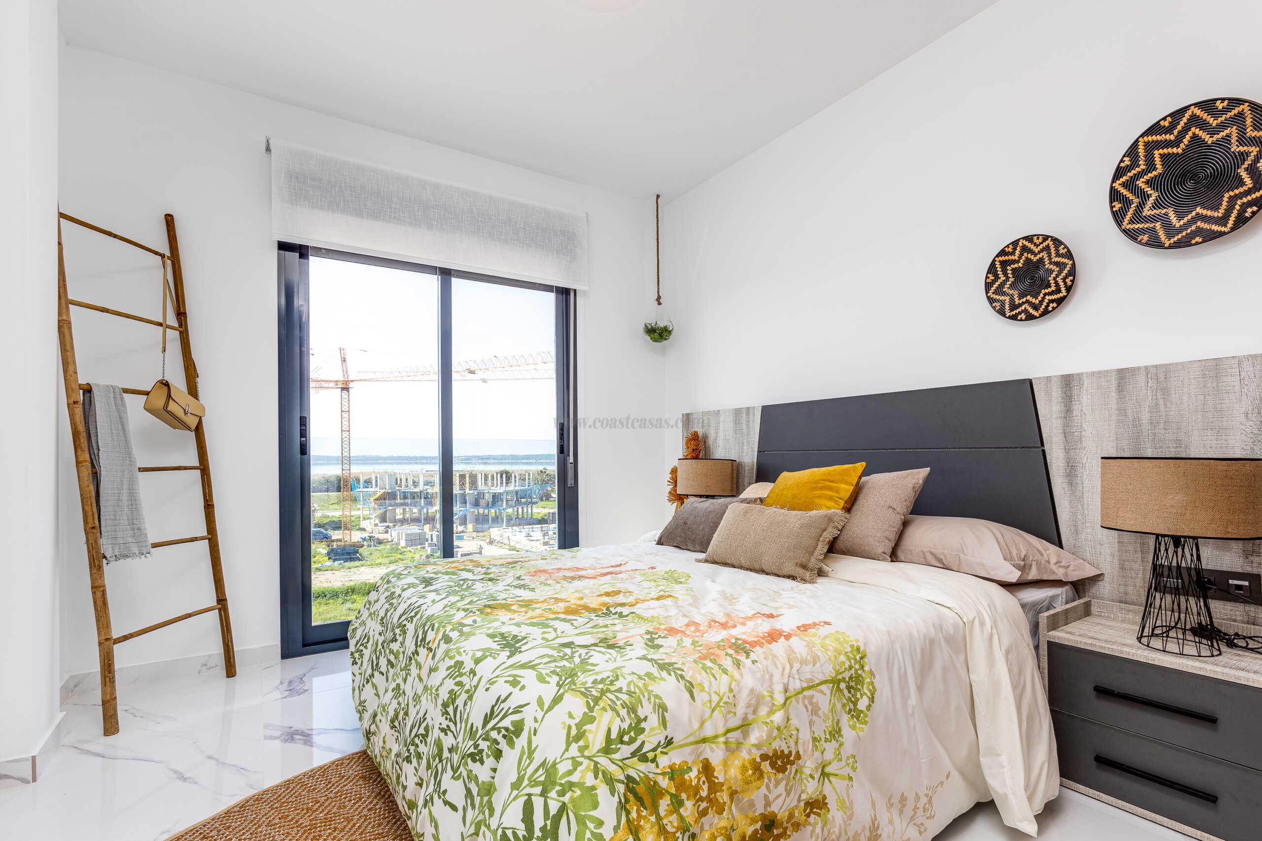 For sale of apartment in Guardamar del Segura