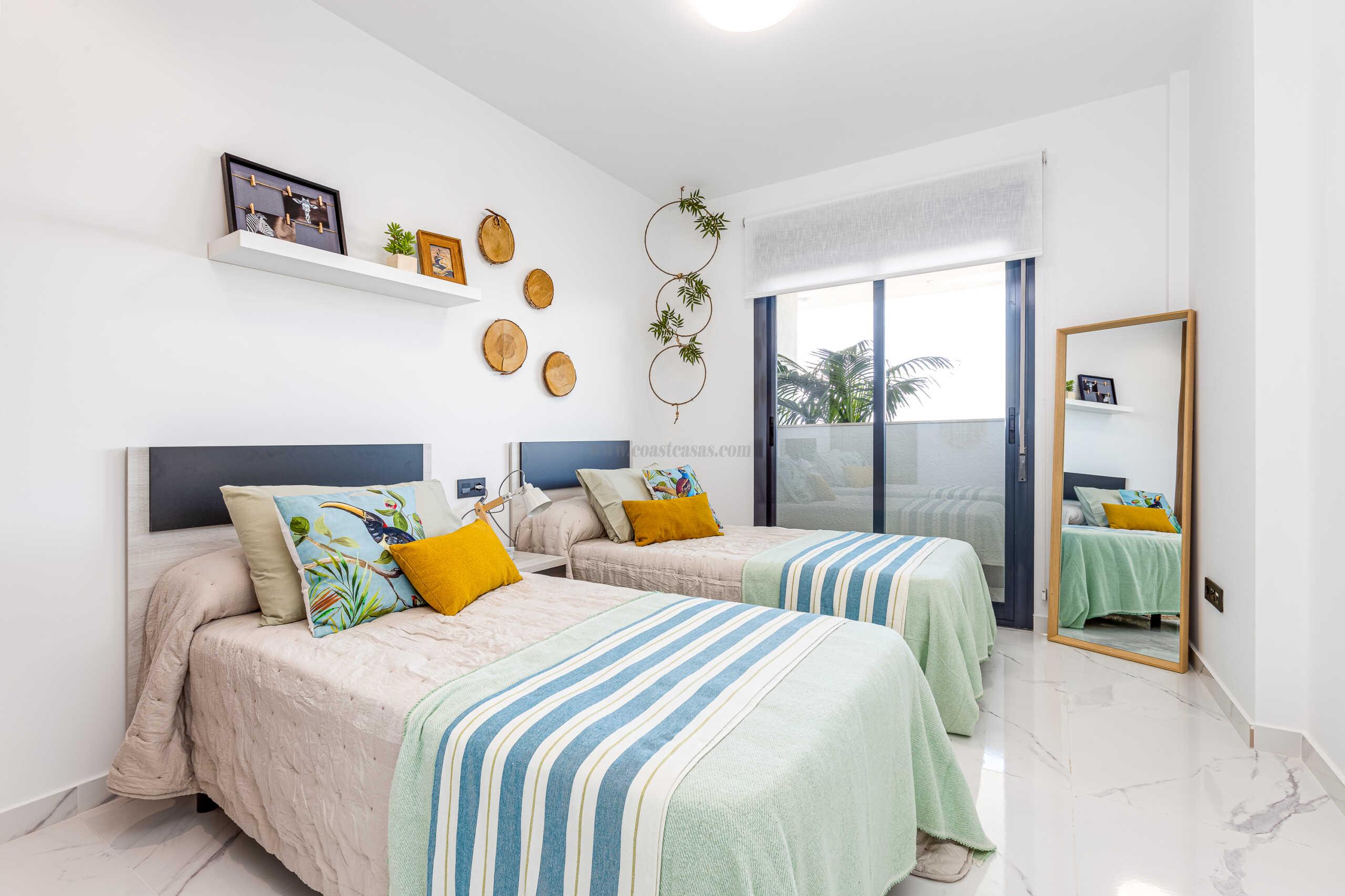 For sale of apartment in Guardamar del Segura