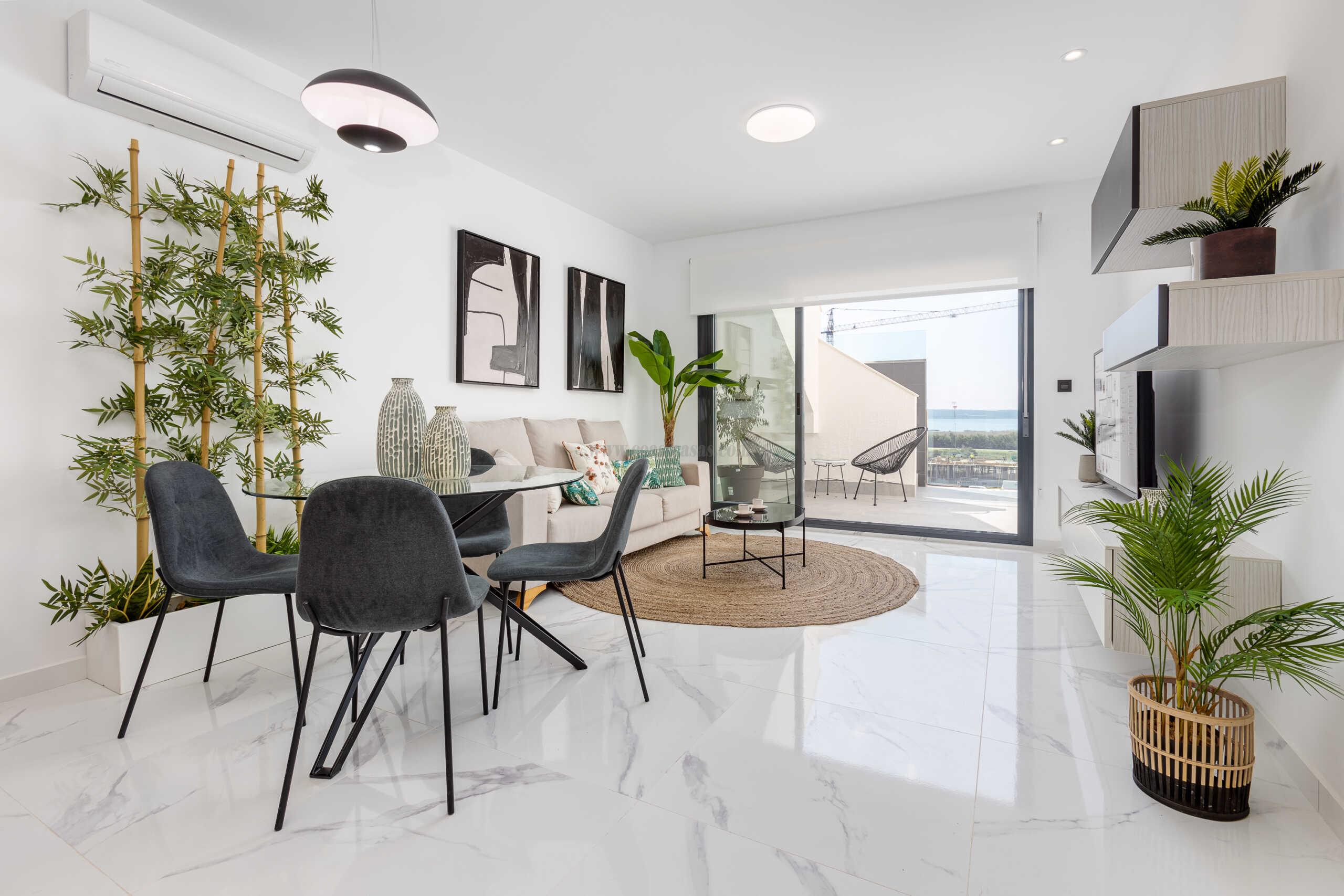 For sale of apartment in Guardamar del Segura
