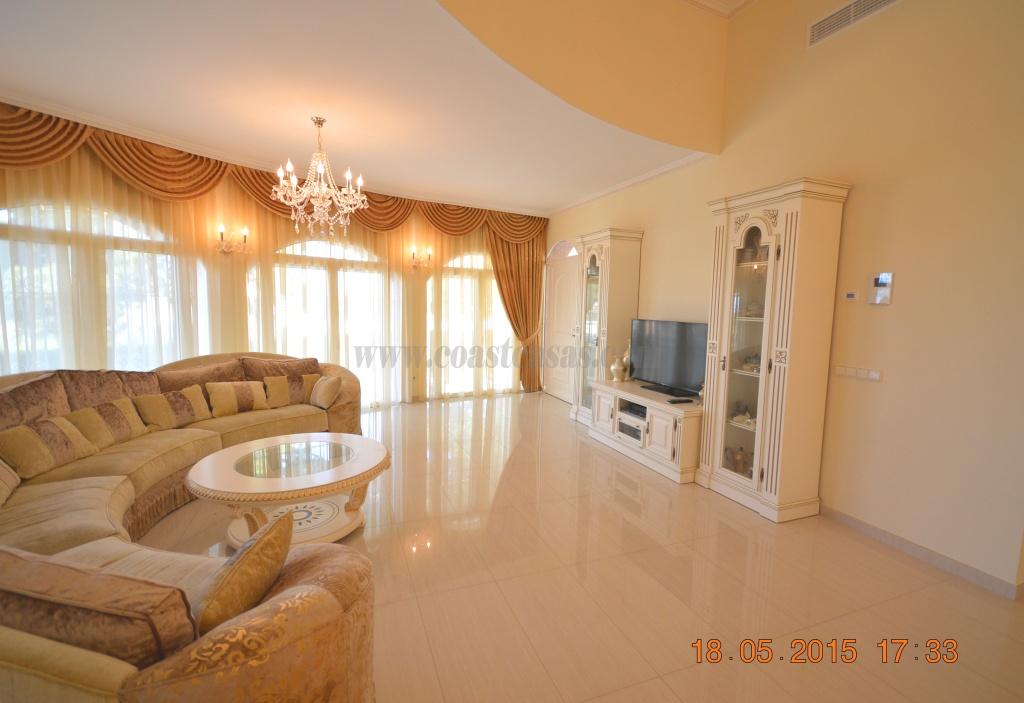 For rent of villa in Orihuela Costa