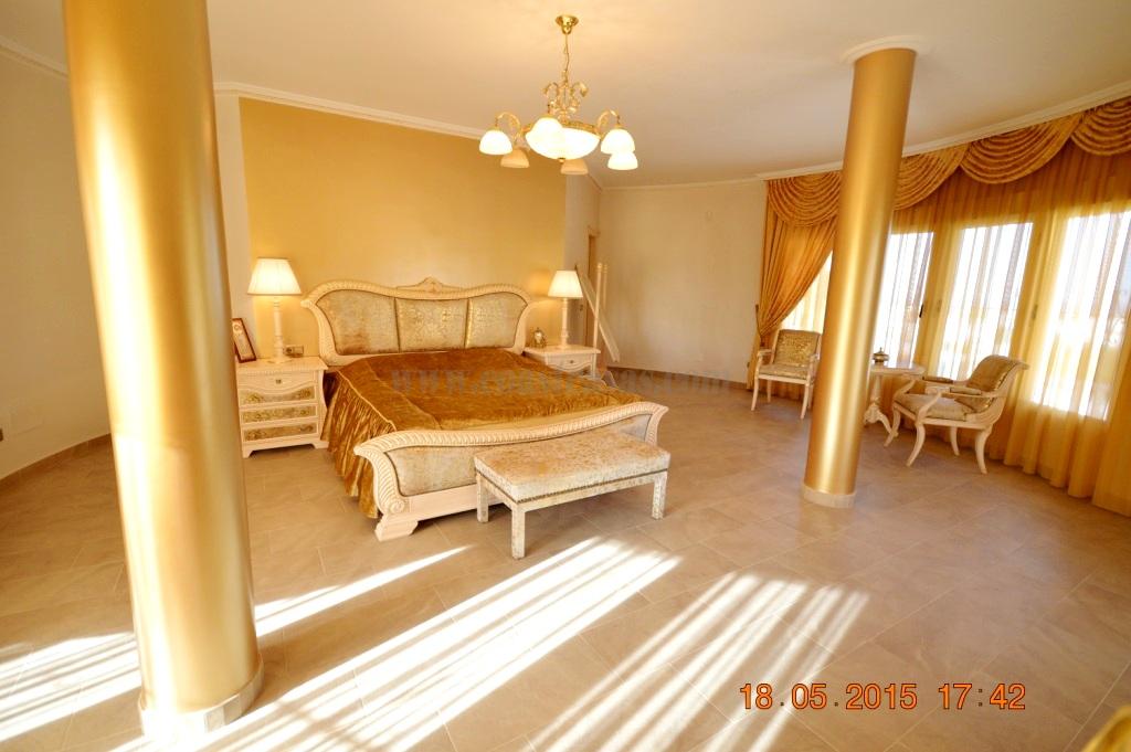 For rent of villa in Orihuela Costa