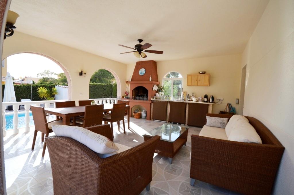 For rent of villa in Orihuela Costa