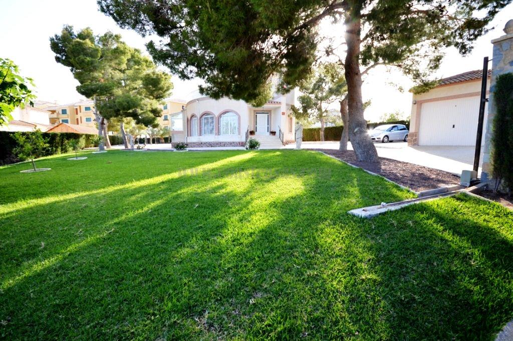 For rent of villa in Orihuela Costa