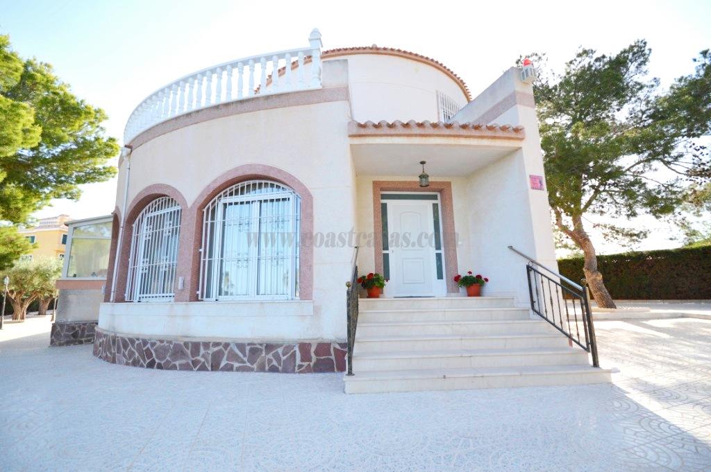 For rent of villa in Orihuela Costa