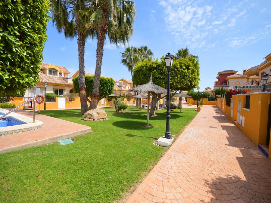 For rent of bungalow in Orihuela Costa