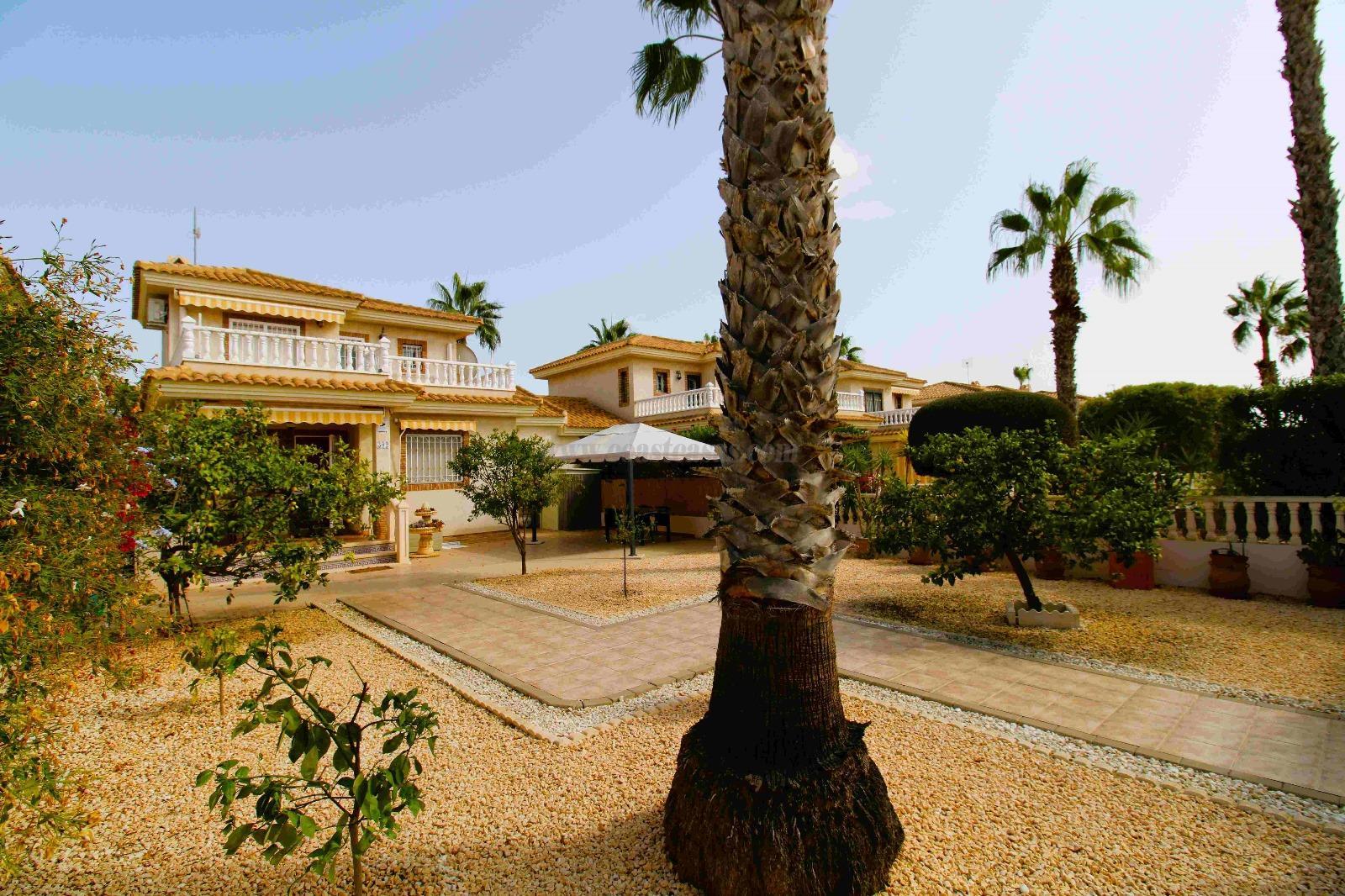 Venta de chalet en Orihuela Costa