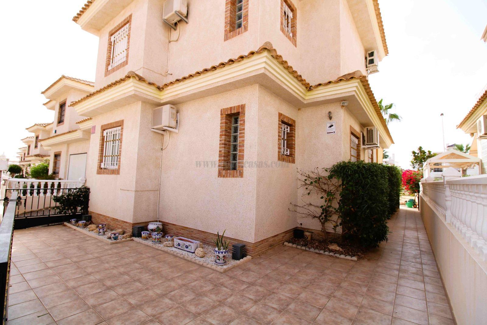 Venta de chalet en Orihuela Costa